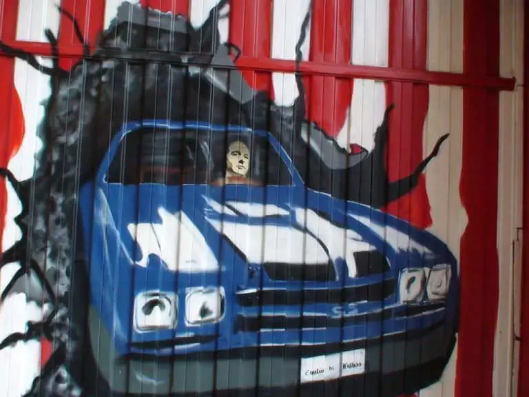 Puerta garage, trabajo de Emilio de Bilbao