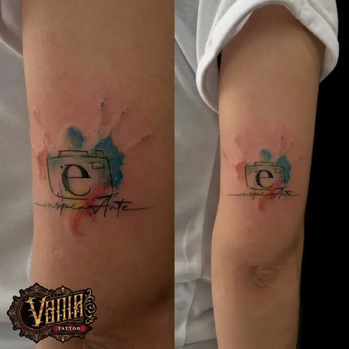 Tatuaje watercolor antebrazo