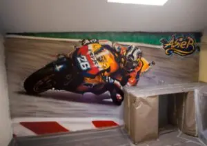 Mural infantil para habitación con el motorista Dani Pedrosa
