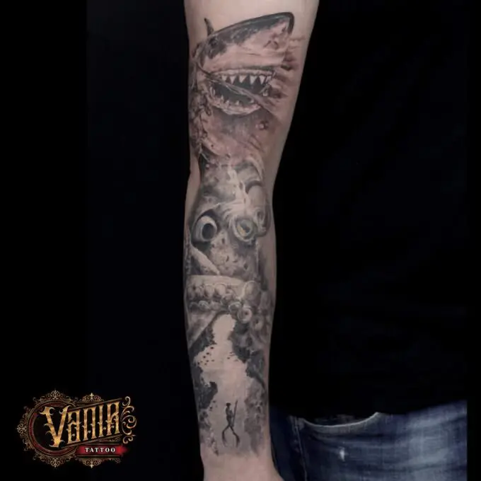 Tatuaje brazo entero: Fondo marino (Tiburón, buzo y pulpo)