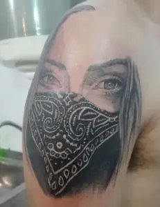 Tatuaje realista hombro — Tatuajes realistas