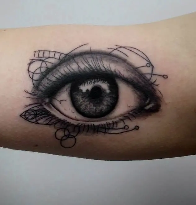 Tatuaje ojo, trabajo de Salamanca Classic Tattoo