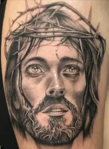 Tatuaje realista Jesús