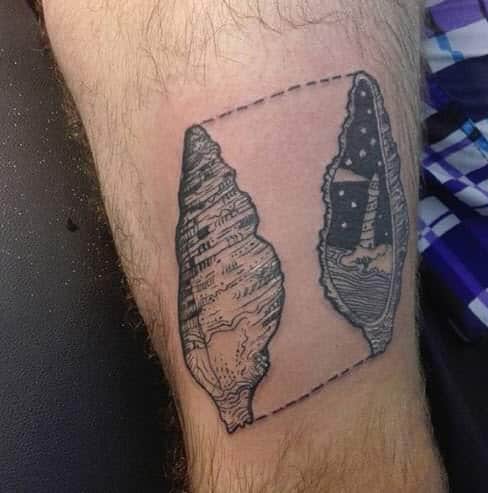 Tatuaje faro, trabajo de Benji Hurtado