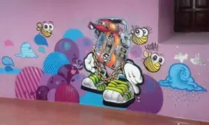 Graffiti cassete casa joven