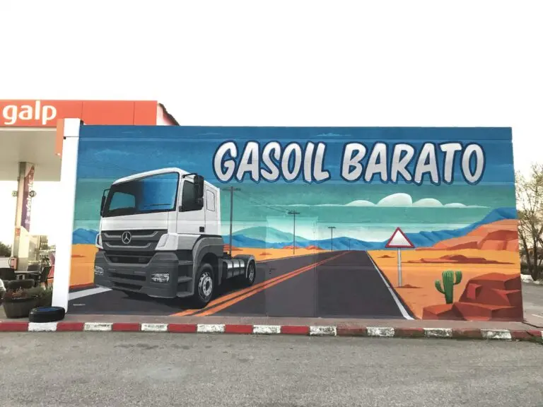 Graffiiti profesional en Gasolinera, trabajo de Masmural