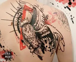 Tattoo de lechuza estilo Trash Polka