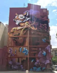Mural en Zaragoza: “El tigre sobre el tejado”