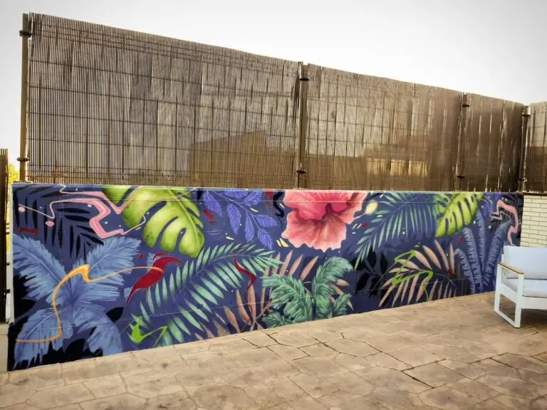 Mural para casa particular con flores, trabajo de Carlos Perez