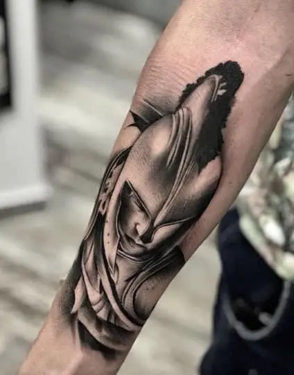 Tatuaje neotradicional gladidador romano, trabajo de Inkpulso Tattoo