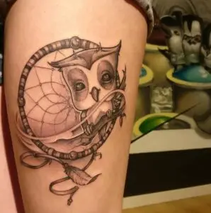 Tatuaje de Buho con atrapasueños