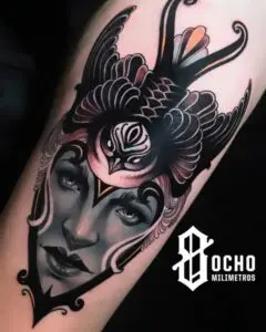Tatuaje realista con gorrión