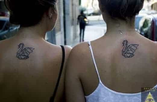 Tatuaje hermanas, trabajo de Dharma Tattoo