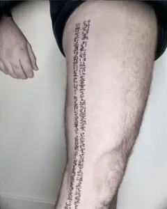 Tatuaje jeroglífico