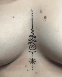 Tatuaje underboob
