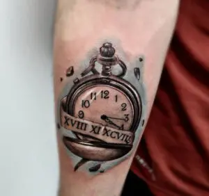 Tatuaje reloj de bolsillo