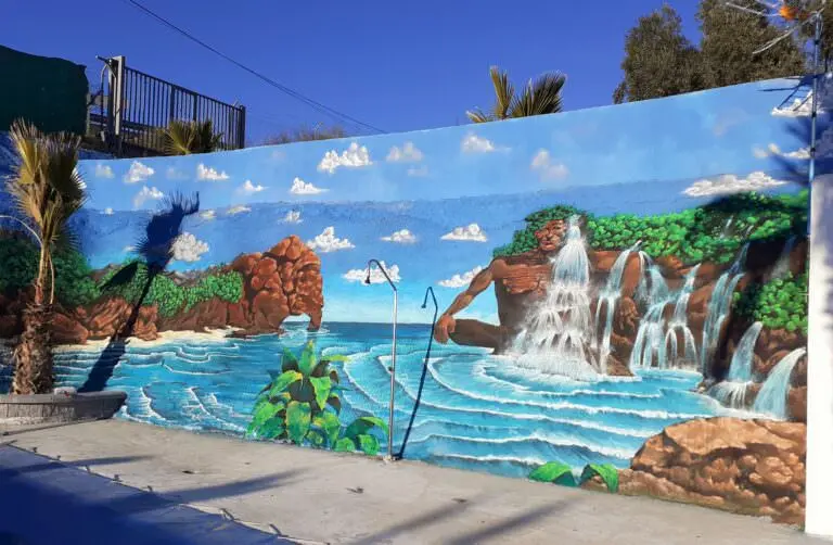 Mural patio piscina