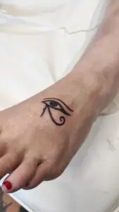 Ojo de Horus en el pie