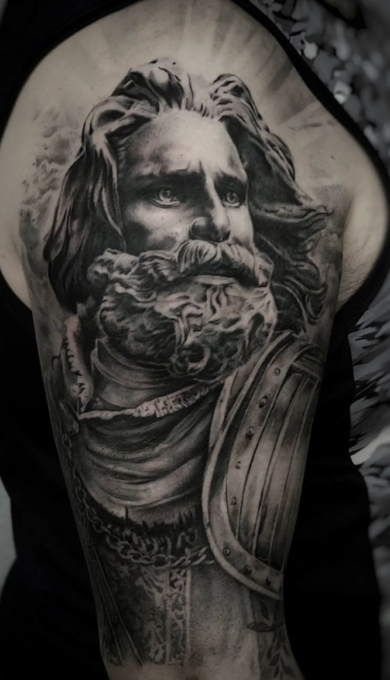 Tatuaje caballero de Elite - Dark Souls, trabajo de Fonti