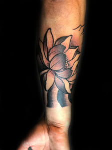 Tatuaje Neotradicional - Flor
