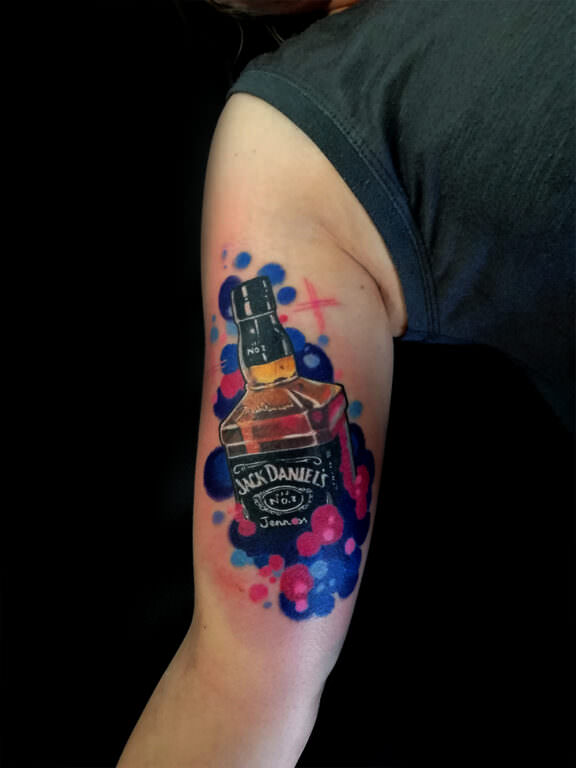 Tatuaje Realista - Jackdaniel's, trabajo de Mallorca Tattoo